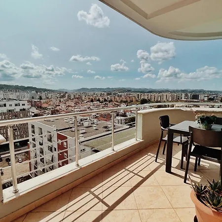 Cozy Rooftop - Your Home, Away From Home! * טיראנה