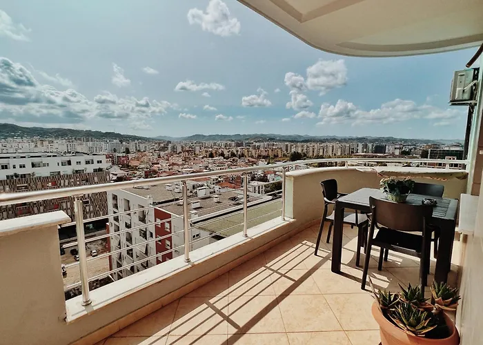 Cozy Rooftop - Your Home, Away From Home! * Τίρανα