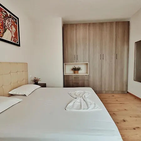 公寓 Cozy Rooftop - Your Home, Away From Home! 地拉那