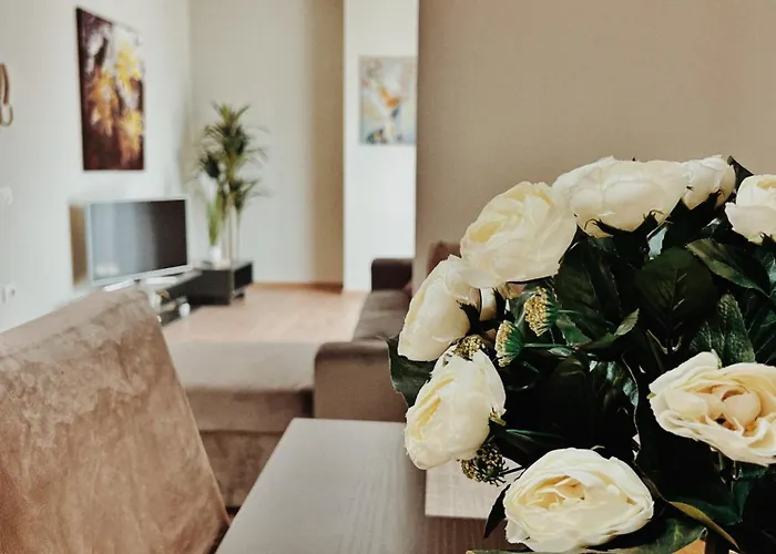Cozy Rooftop - Your Home, Away From Home! * 地拉那