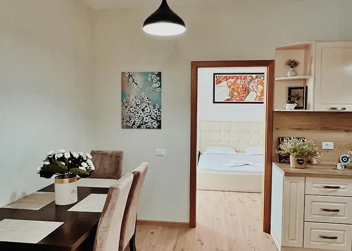 Cozy Rooftop - Your Home, Away From Home! 公寓